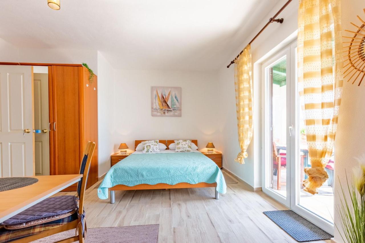 Mare-More Studio W Balcony And Beach Front And View Zara Esterno foto